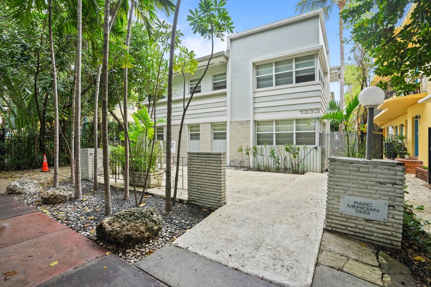 1333 Meridian Ave, Miami Beach, FL à vendre - Photo de l’immeuble – Image 2 sur 25