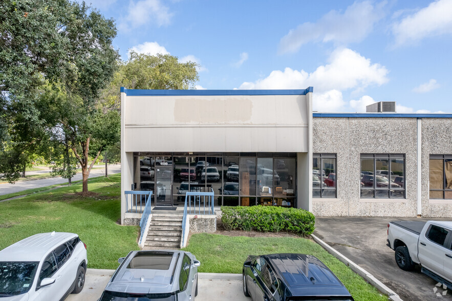 4551-4599 S Wayside Dr, Houston, TX à louer - Photo de l’immeuble – Image 3 sur 6