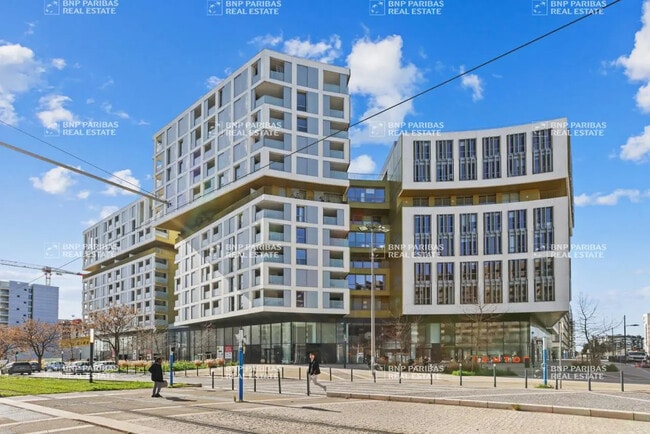 Plus de détails pour Bureau à louer