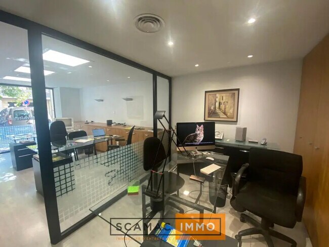 Plus de détails pour Local commercial à vendre