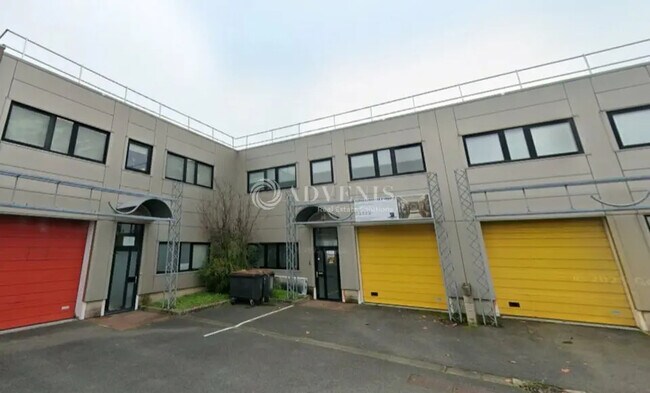 Plus de détails pour Local d'activités à louer