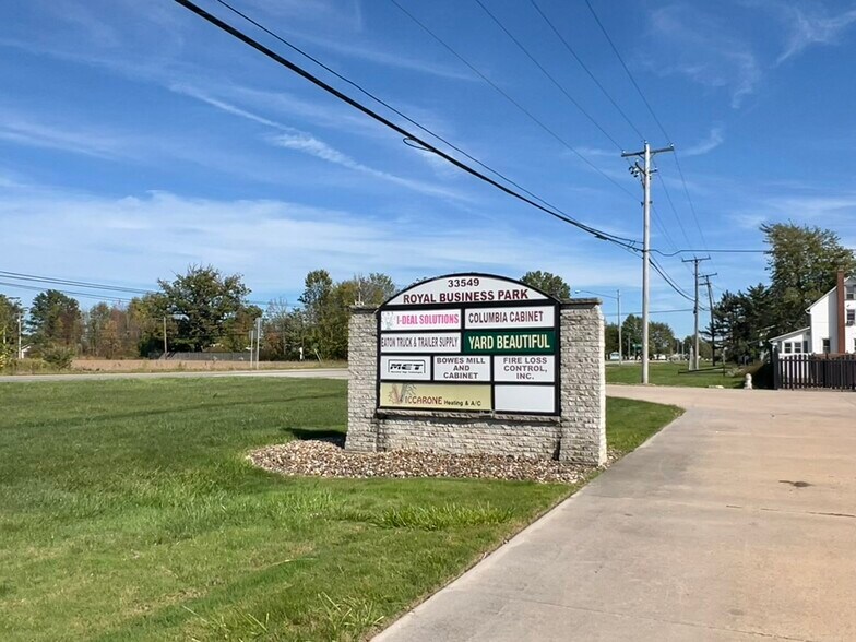 33549 E Royalton Rd, Columbia Station, OH à vendre - Photo de l’immeuble – Image 3 sur 3
