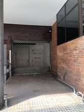 Local commercial dans Cornellà de Llobregat, Barcelona à louer Photo de l’immeuble– Image 1 sur 11