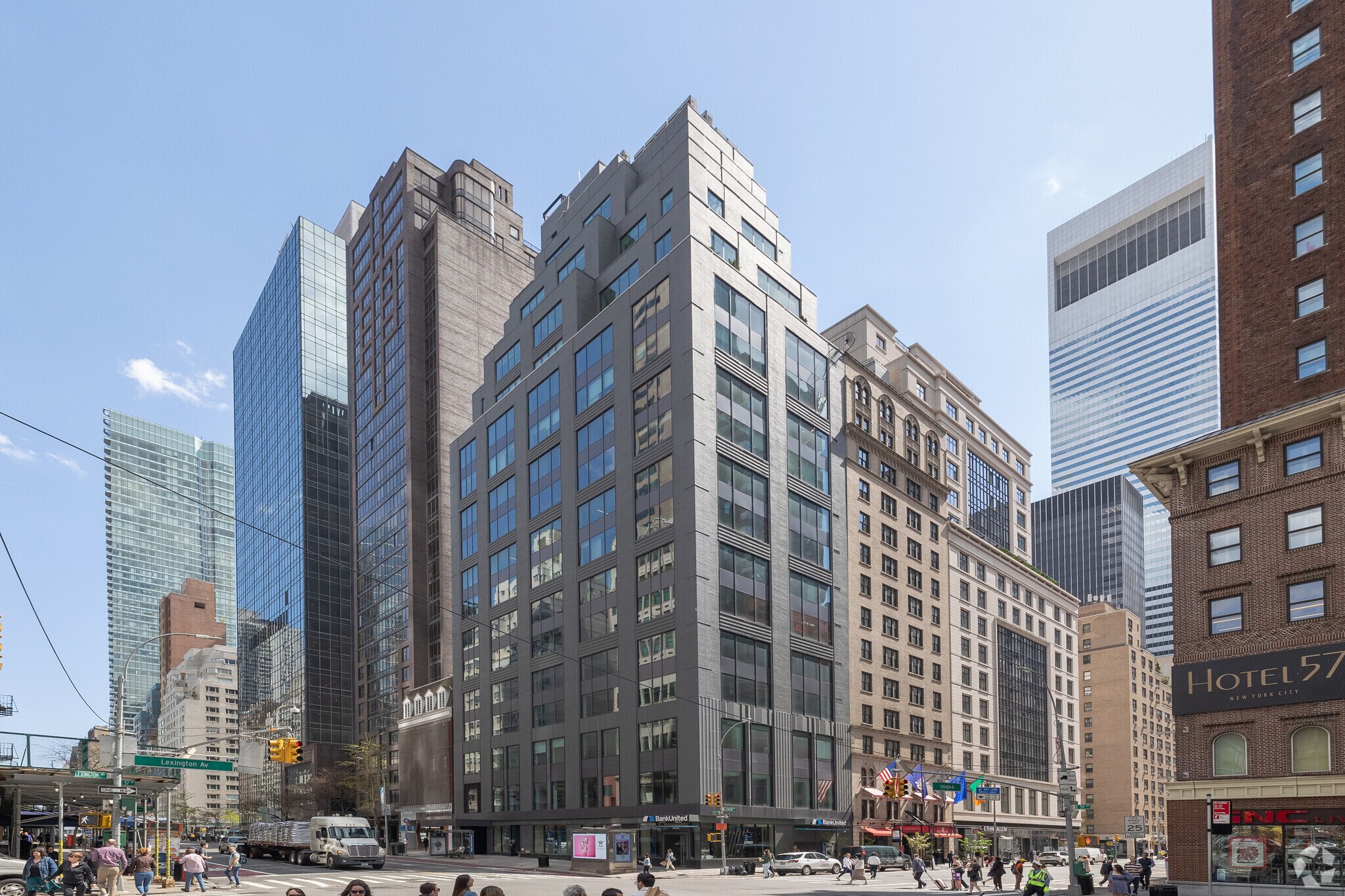 136 E 57th St, New York, NY à louer Photo principale– Image 1 sur 14