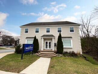 Plus de détails pour 350 E Market St, West Chester, PA - Bureau à louer
