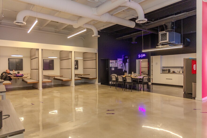 350-360 NE 60th St, Miami, FL à vendre - Photo de l’immeuble – Image 1 sur 1