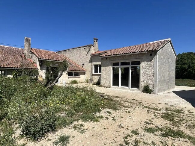 Plus de détails pour Local commercial à louer