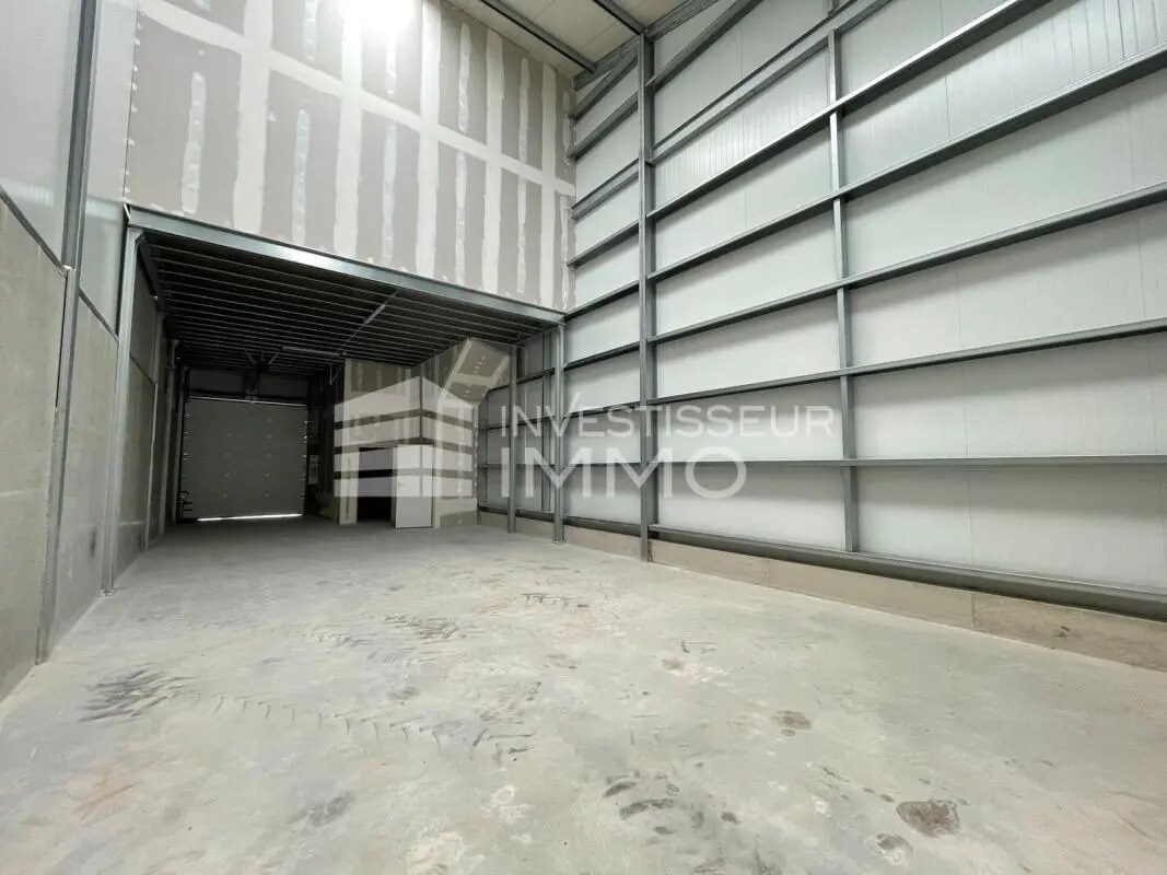 Local d'activités dans Brie-Comte-Robert à vendre Photo intérieure– Image 1 sur 4