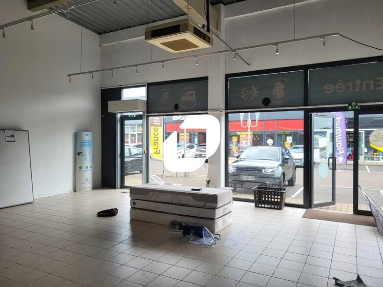 Local commercial dans Mérignac à louer - Photo de l’immeuble – Image 3 sur 8