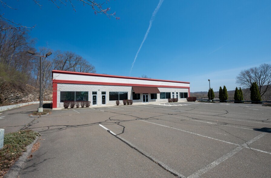 20 Federal Rd, Brookfield, CT à louer - Photo de l’immeuble – Image 2 sur 24