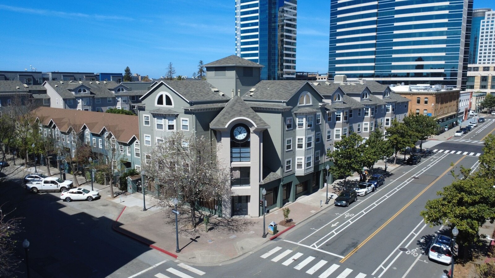 901 Clay St, Oakland, CA 94607 - Lot 116 - - Photo intérieure - Image 1 of 5