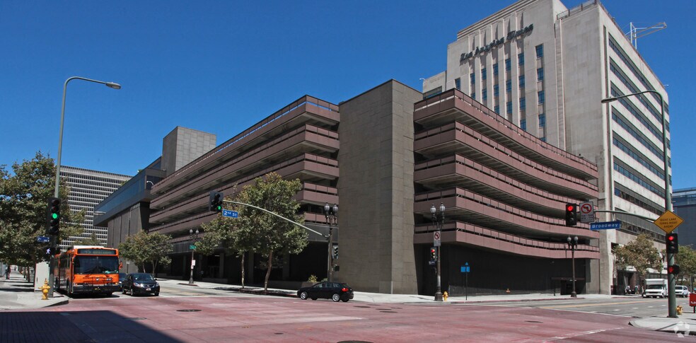 100-118 S Broadway, Los Angeles, CA à louer - Photo de l’immeuble – Image 2 sur 5