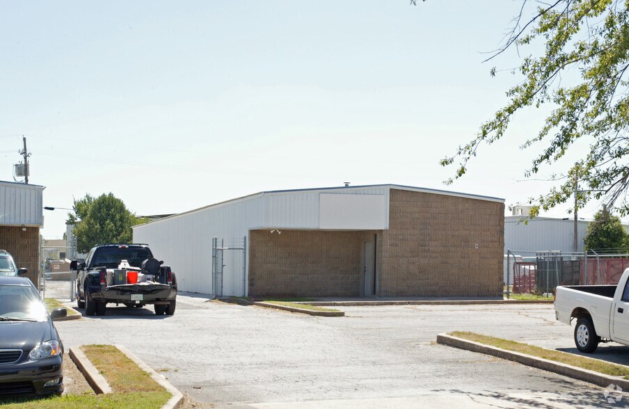 1831 N 105th Ave, Tulsa, OK à louer - Photo de l’immeuble – Image 2 sur 45