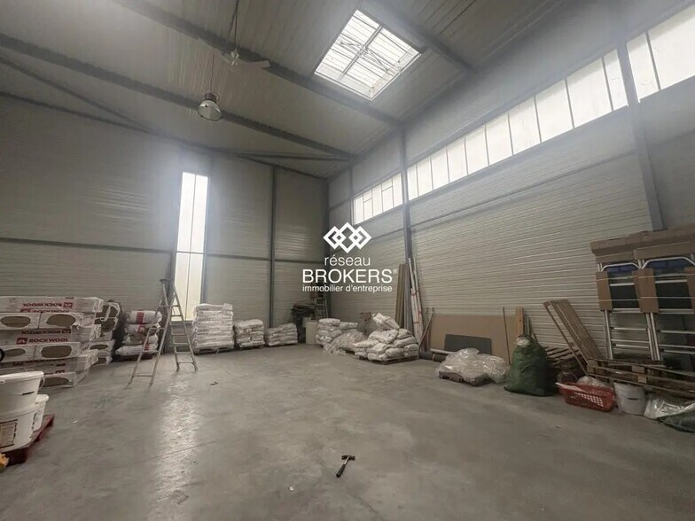 Industriel/Logistique dans Saint-Étienne-de-Montluc à louer - Photo de l’immeuble – Image 3 sur 4
