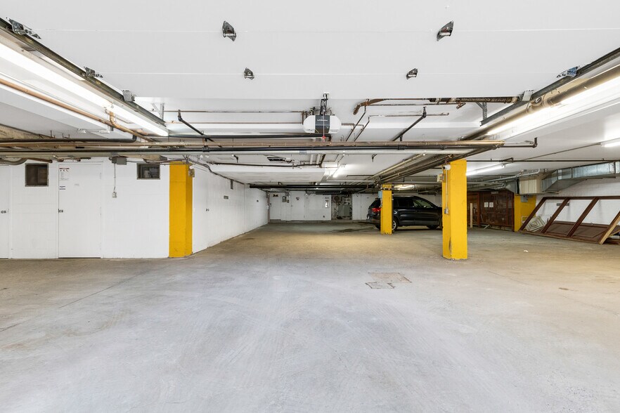 2222 Boul René-Lévesque O, Montréal, QC à louer - Photo de l’immeuble – Image 3 sur 5
