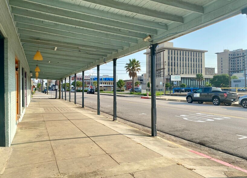 523 24th St, Galveston, TX à vendre - Photo de l’immeuble – Image 3 sur 31