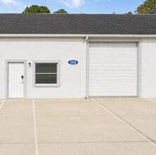 700 Atlantis Rd, Melbourne, FL à louer Photo intérieure– Image 1 sur 4