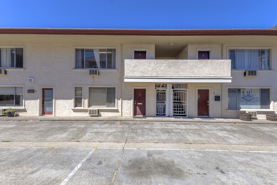 1038 4th St, Santa Rosa, CA à vendre - Photo de l’immeuble – Image 2 sur 14