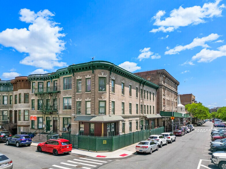 1096 Jackson Ave, Bronx, NY à vendre - Photo de l’immeuble – Image 1 sur 18