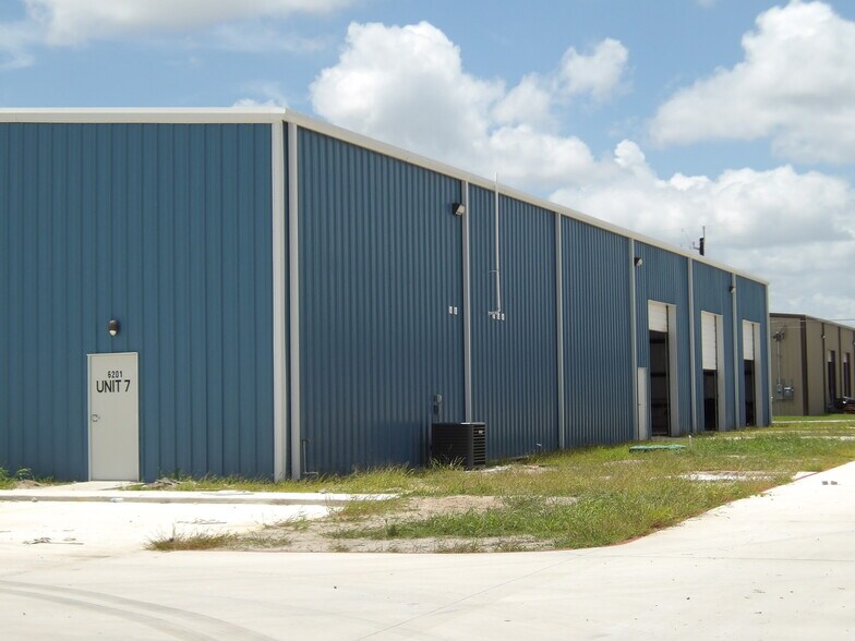 1745 Laguna Circle, Harlingen, TX à louer - Photo de l’immeuble – Image 3 sur 23