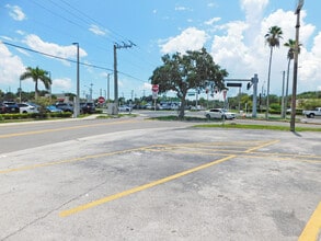 1102-1114 Lake Dr, Cocoa, FL à louer Photo intérieure– Image 2 sur 4
