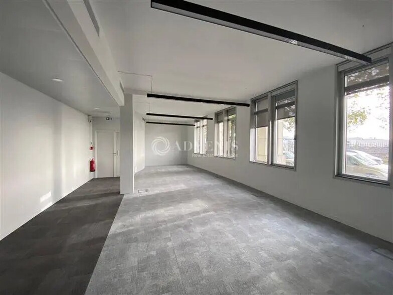 Bureau dans Charenton-le-Pont à louer - Photo de l’immeuble – Image 2 sur 6