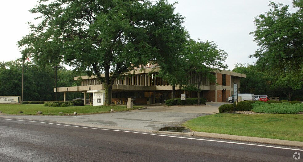 4600 N Brandywine Dr, Peoria, IL à louer - Photo principale – Image 1 sur 9