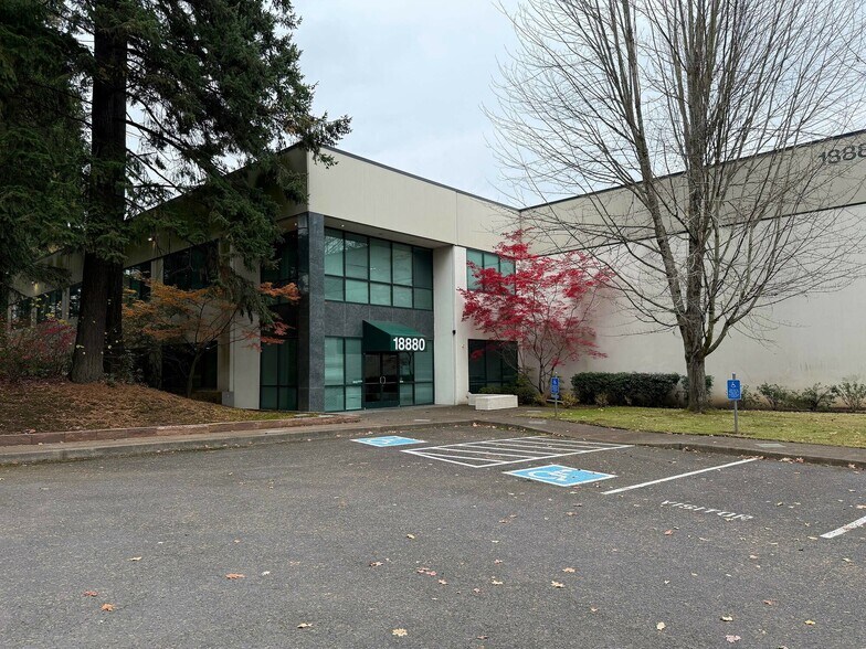 18880 SW Teton Ave, Tualatin, OR à louer - Photo de l’immeuble – Image 2 sur 3