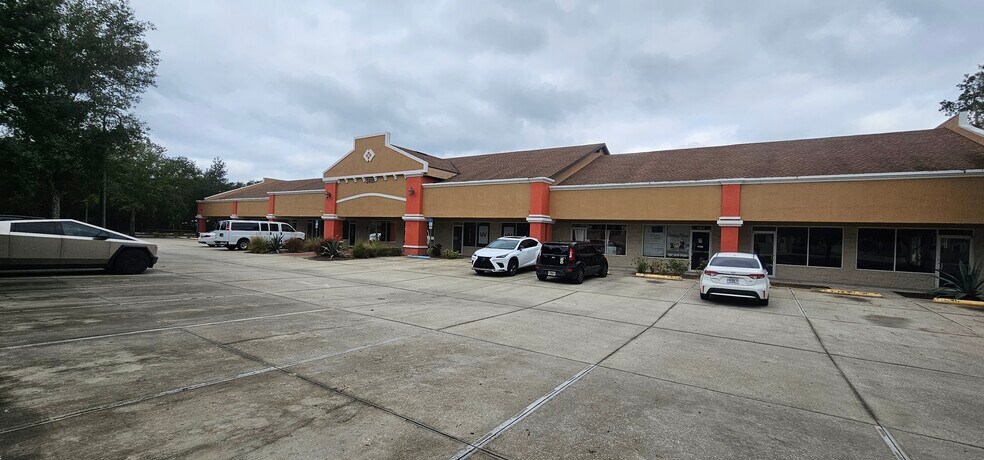 2405 E Graves Ave, Orange City, FL à louer - Photo de l’immeuble – Image 3 sur 8