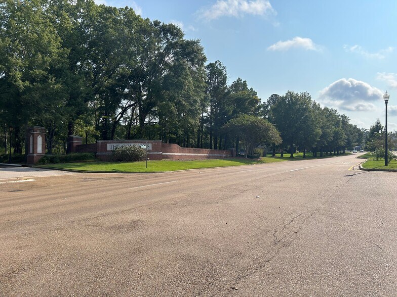 Warwick Pl, Ridgeland, MS à vendre - Photo de l’immeuble – Image 2 sur 4