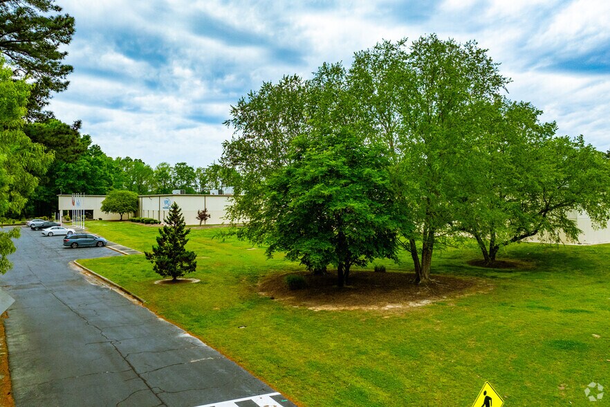 951 Wendell Blvd, Wendell, NC à louer - Photo de l’immeuble – Image 3 sur 26