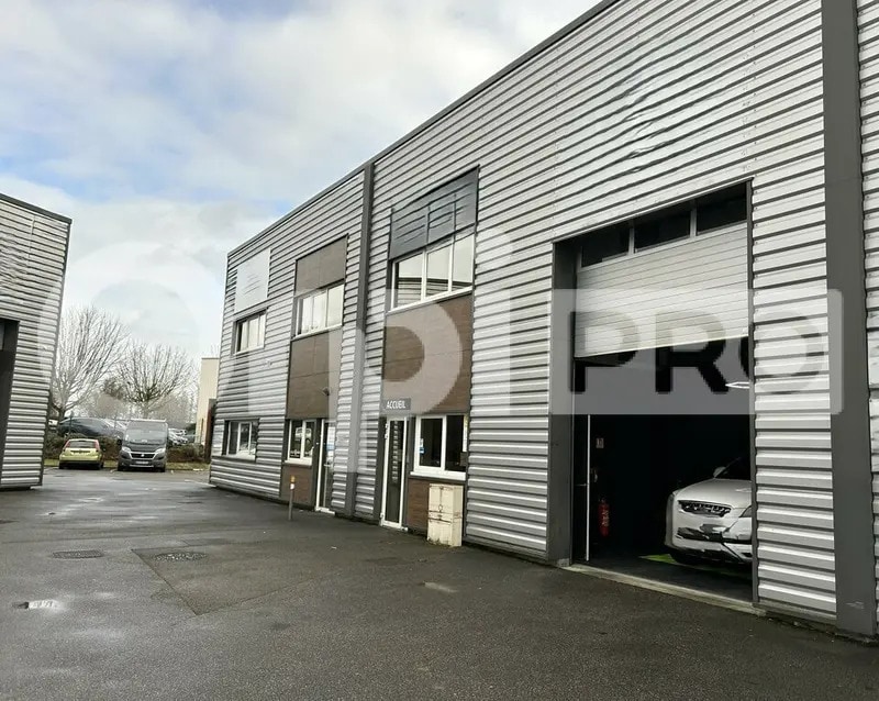 Local commercial dans Beauvais à louer Photo de l’immeuble– Image 1 sur 5