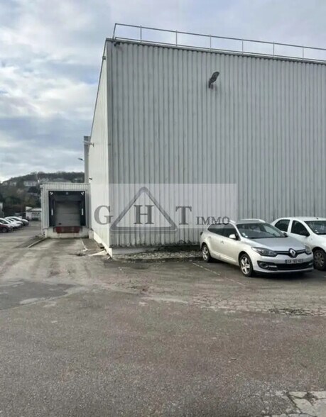Industriel/Logistique dans Aumale à louer - Photo de l’immeuble – Image 3 sur 3