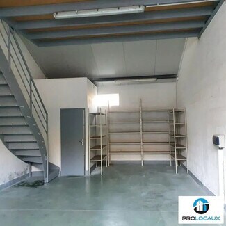 Plus de détails pour Local d'activités à louer