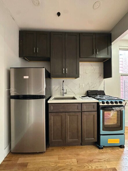 1684 Grand Ave, Bronx, NY à vendre - Photo intérieure – Image 2 sur 6