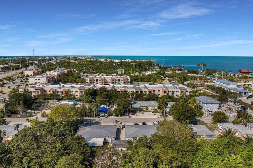 396-452 50th Street Gulf, Marathon, FL à vendre - Photo de l’immeuble – Image 3 sur 9