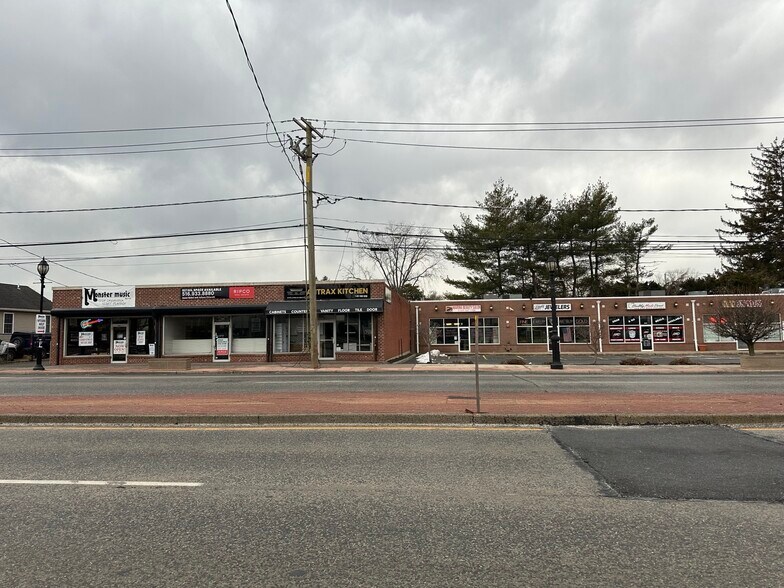 1858-1866 Deer Park Ave, Deer Park, NY à vendre - Photo de l’immeuble – Image 2 sur 8