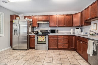 16013 Middlebelt Rd, Livonia, MI à vendre Photo de l’immeuble– Image 2 sur 8