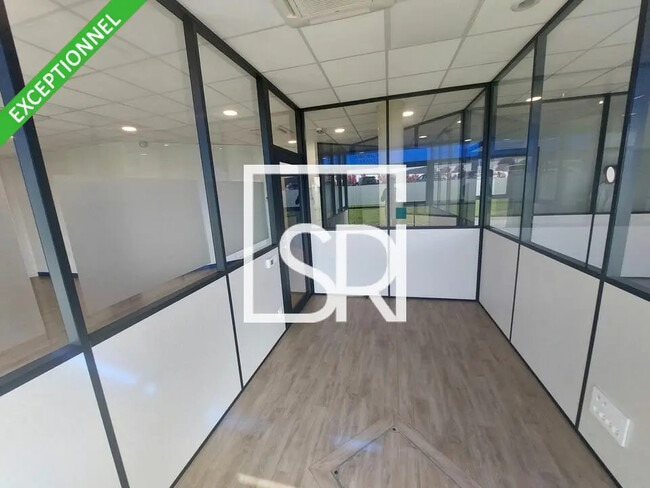 Plus de détails pour Bureau à louer