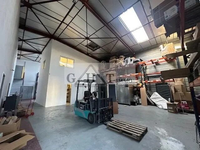 Plus de détails pour Bureau, Industriel/Logistique à louer