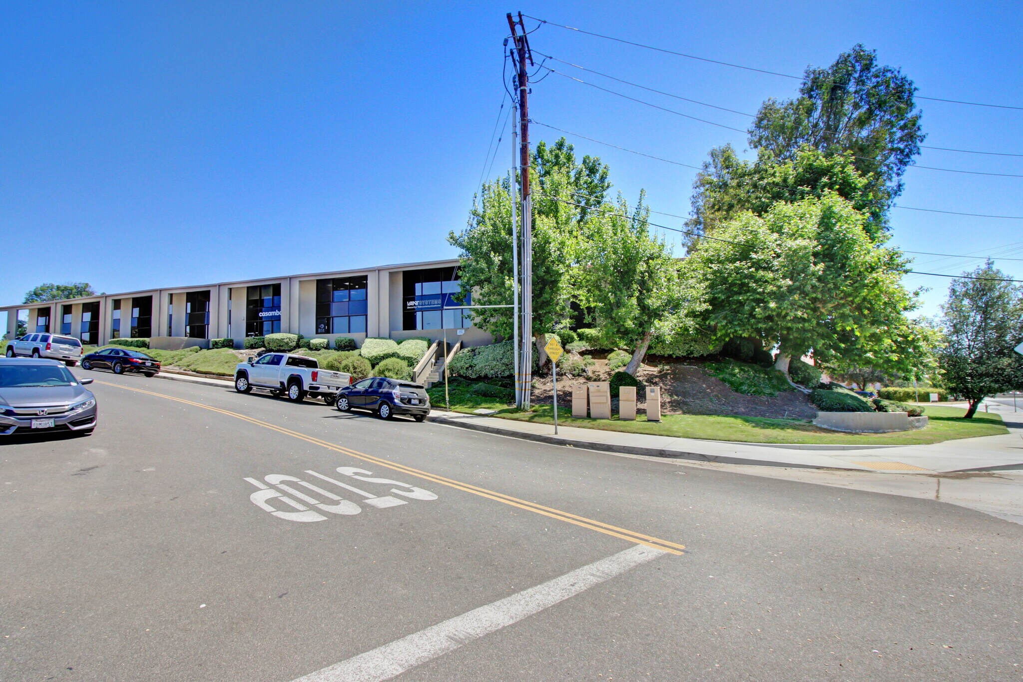 5210 Lewis Rd, Agoura Hills, CA à louer Photo de l’immeuble– Image 1 sur 32