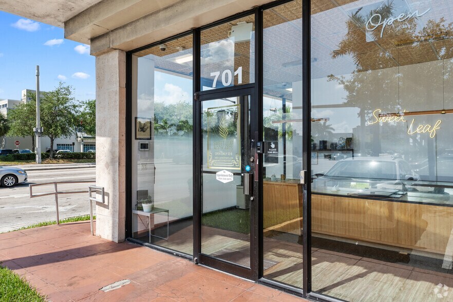 701-721 SE 17th St, Fort Lauderdale, FL à louer - Photo de l’immeuble – Image 3 sur 5