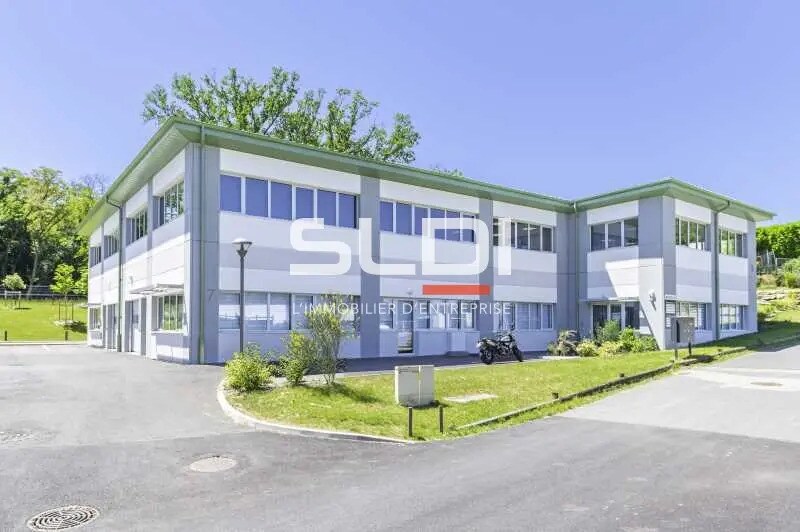 Local d'activités dans Lissieu à vendre - Photo de l’immeuble – Image 1 sur 7
