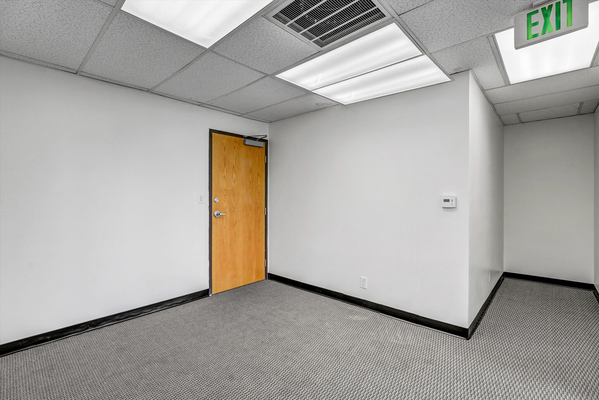 8405 Pershing Dr, Los Angeles, CA à louer Photo intérieure– Image 1 sur 14