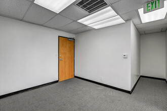 8405 Pershing Dr, Los Angeles, CA à louer Photo intérieure– Image 1 sur 14