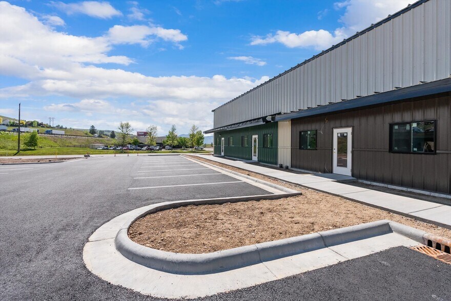 6725 Butler Creek Rd, Missoula, MT à louer - Photo de l’immeuble – Image 3 sur 25