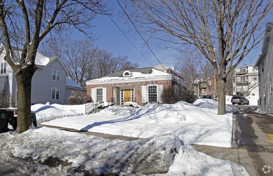 122 E Johnson St, Madison, WI à vendre - Photo de l’immeuble – Image 2 sur 3