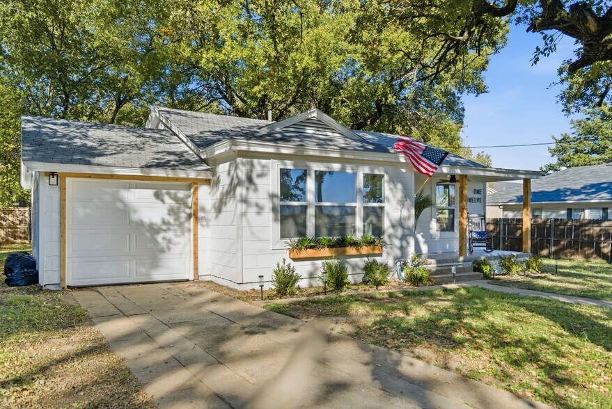 112 W Akard St, Weatherford, TX à vendre - Photo de l’immeuble – Image 3 sur 33