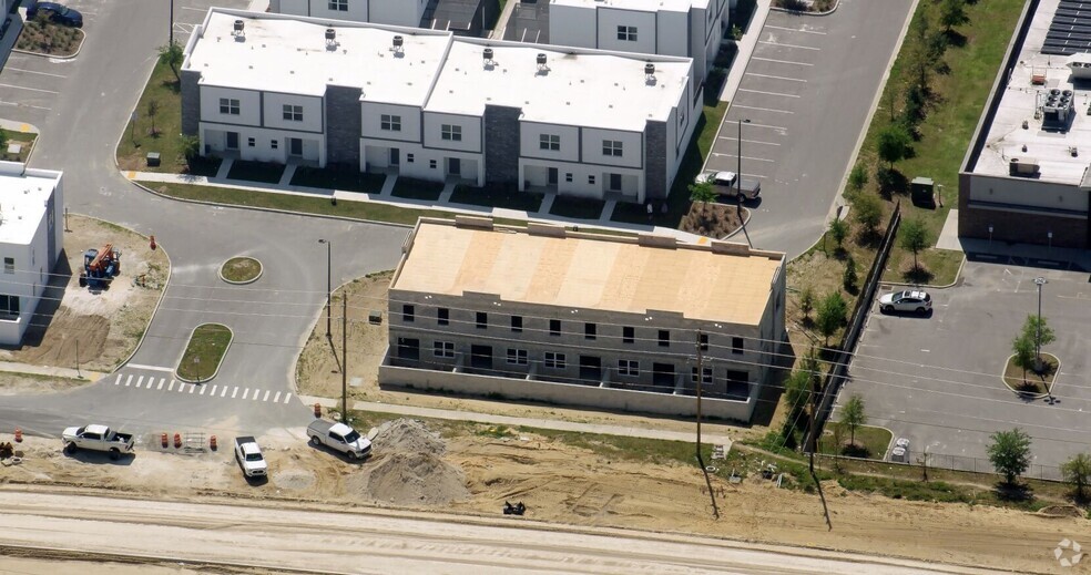 7530 Osceola Polk Line Rd, Davenport, FL à vendre - Photo de l’immeuble – Image 2 sur 9