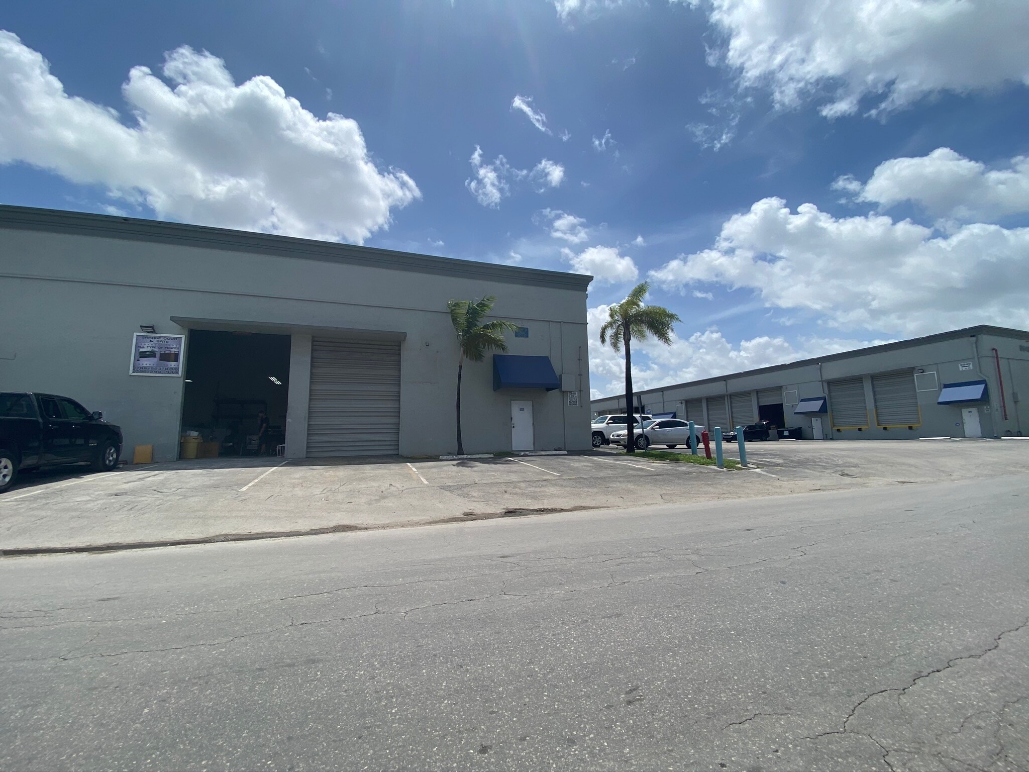 9999 NW 89th Ave, Medley, FL à louer Photo de l’immeuble– Image 1 sur 1